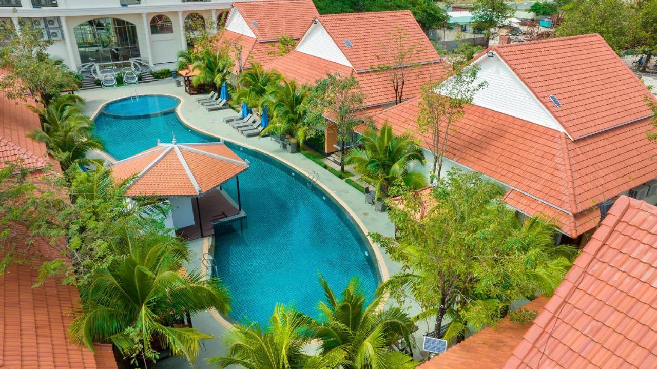 Sea Breeze Hotel & Villa Sihanoukville Exterior foto